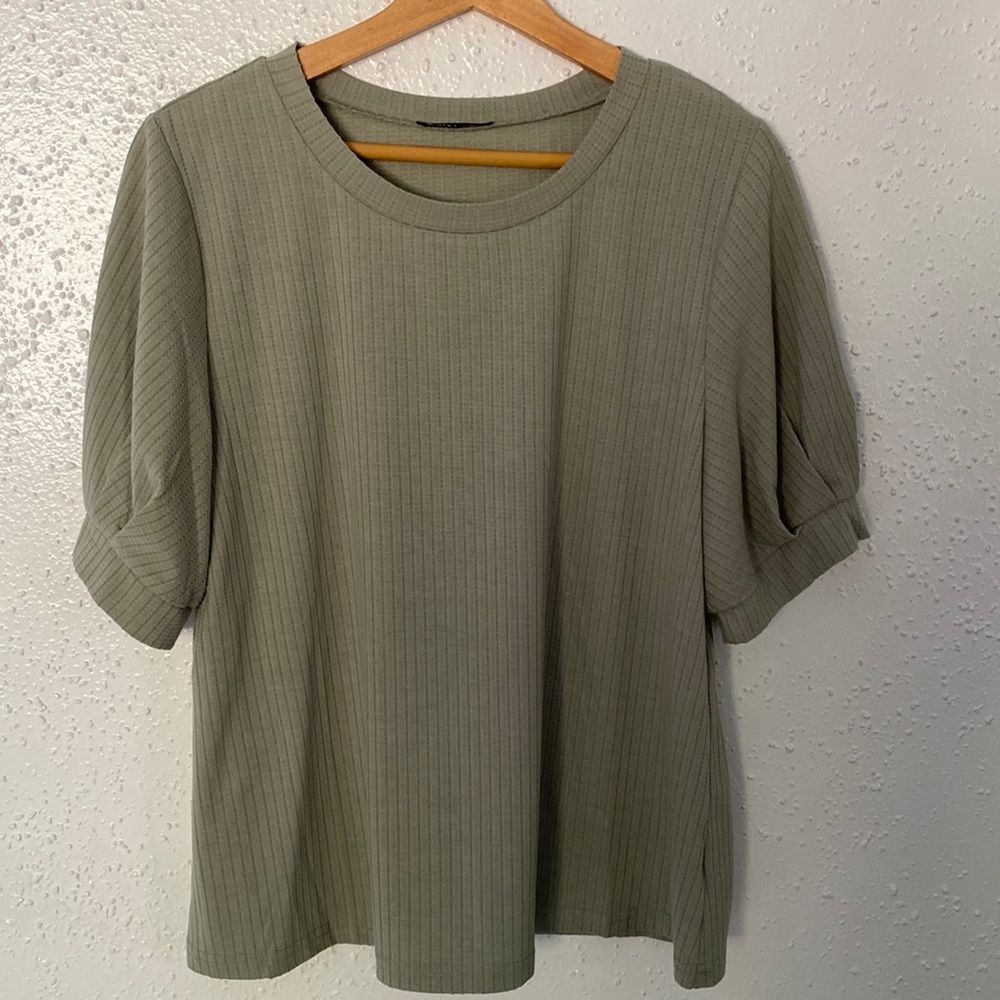 VERY J | top | blouse | large | shirt | short sleeve